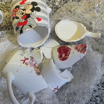 Sürat Kargo Kırılacak Etiketi Olmasına Rağmen Kupalar Parmaklandı