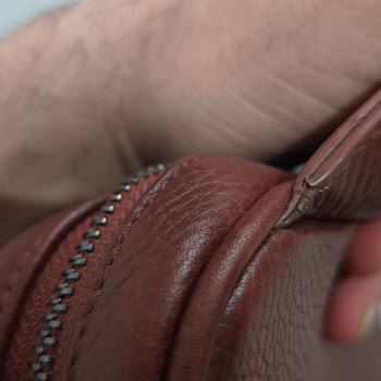 Derimod Çantamda 3 Ayda Soyulma Ve Kullanıcı Hatası İddiaları