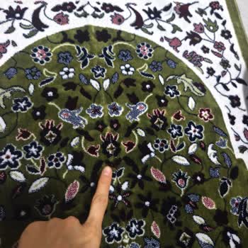 Gözde Kadife Tekstil Ravza’da Kullanılan Seccadelerde Böyle Bir Desen Kesinlikle Yoktu