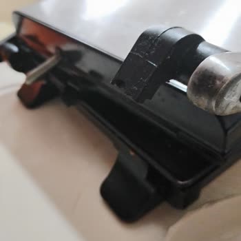 Garantisi Biten Homend Tost Makinesi Kısa Sürede Parçalandı Ve Müşteri Hizmetleri Çözüm Sunmadı