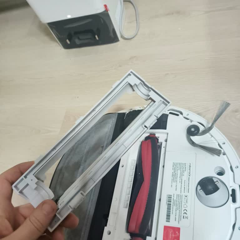 Kırık Ana Fırça Kapağı Ve Stok Yokluğu: Garanti Kapsamındaki Roborock Sorunu