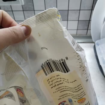 Patlamış Ve Bantlanmış Mısır Gevreği Ambalajı Gıda Güvenliğini Tehlikeye Atıyor
