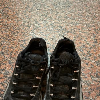 Skechers Yürüyüş Ayakkabısında Altı Ayda Deformasyon Ve Yan Açılma: Kullanıcı Hatası Reddi Ve İade Talebi