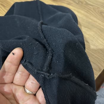 Reebok Eşofman Altındaki Tüylenme Ve Dökülme Sorunu İçin İade Talebi