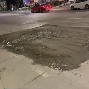 Üsküdar Belediyesi Çengelköy Yol Yüzünden Kaza!