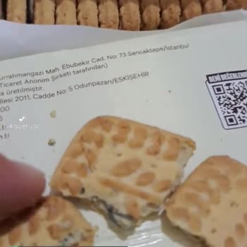 BİM Yaşam Marka Bisküvinin İçerisinde Ne Olduğu Belli Olmayan Madde Var