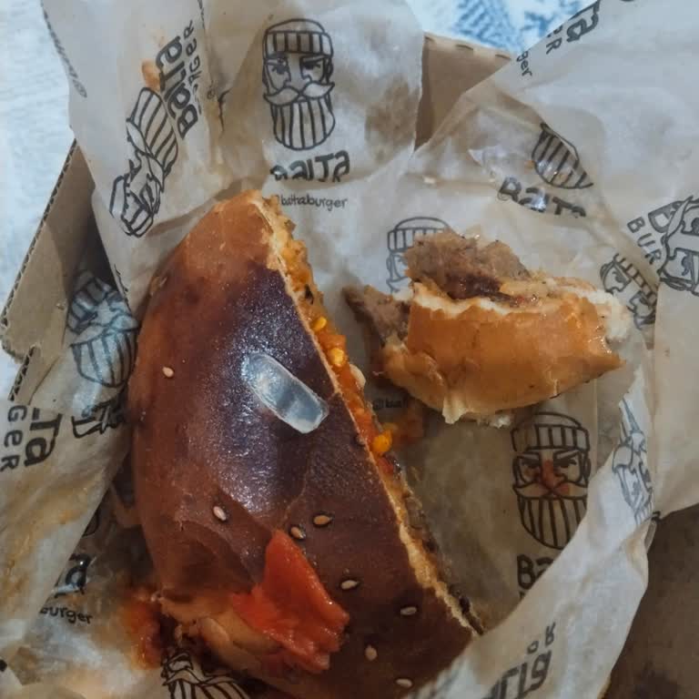 Balta Burger’da Takma Tırnakla Damağım Kanadı, Müşteri Hizmetleri Yanıtsız