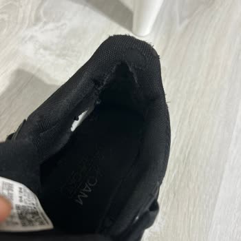 Kayseri Forum FLO Mağazasından Alınan Ayakkabının Kısa Sürede Baş Parmakta Yırtılması