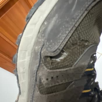 Ayakkabı Kısa Sürede Yırtıldı, Şok Market Sorumluluk Reddi