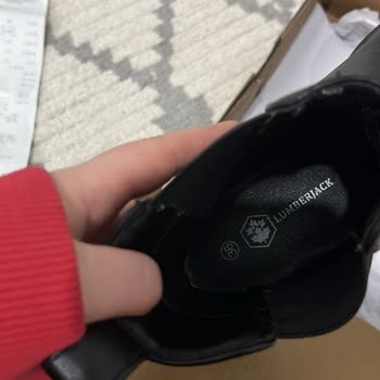 Ayıplı Bot Nedeniyle Ayağımda Yara: FLO Mağduriyetine Karşı Kullanıcı Hatası İddiası