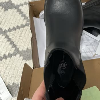 Ayıplı Bot Nedeniyle Ayağımda Yara: FLO Mağduriyetine Karşı Kullanıcı Hatası İddiası