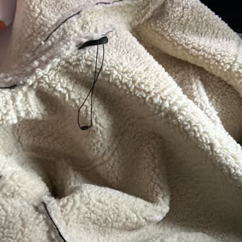 Suni Kürk Cekette Aşırı Tüylenme Ve Diğer Kıyafetlere Yapışma Sorunu