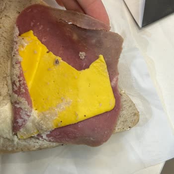 Yemeksepeti Market Bozulmuş Gıda, Geciken Teslimat Ve Kötü Müşteri Hizmeti: Tam İade Talebi