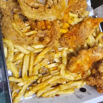 Cajun Corner'dan Bayat Ve Hijyenik Olmayan Yemek Nedeniyle Gıda Zehirlenmesi Ve Tam İade Talebi