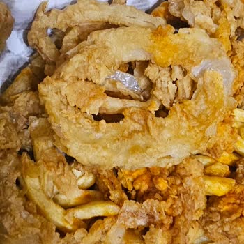 Cajun Corner'dan Bayat Ve Hijyenik Olmayan Yemek Nedeniyle Gıda Zehirlenmesi Ve Tam İade Talebi