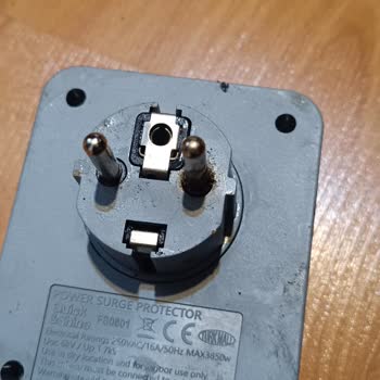 Bulaşık Makinesi Yanarak Üst Kapağını Yaktı, Evde Yangın Riski Oluşturdu Ve Set Üstü Ocak İle Airfry Cihazı Hasar Gördü