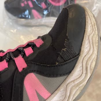 Skechers Çocuk Ayakkabısında Üretim Hatası Nedeniyle Değişim Talebi