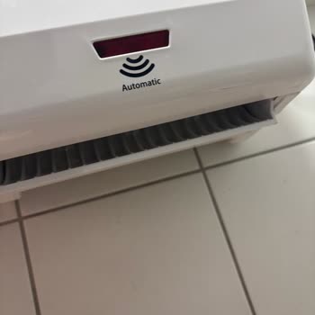 İstanbul Süreyya Plajı Penguen Kitabevi’nde Su Şişesi Yasak Ve Hijyen Sorunları