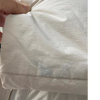 Skechers Çanta Boyası Montuma Lekeler Bıraktı, Kuru Temizleme Ücreti Ödenmedi