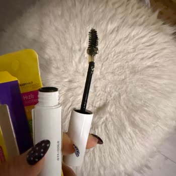 Kırık Fırçalı Saç Maskarası Ve Yanıt Yokluğu Nedeniyle İade İsteği