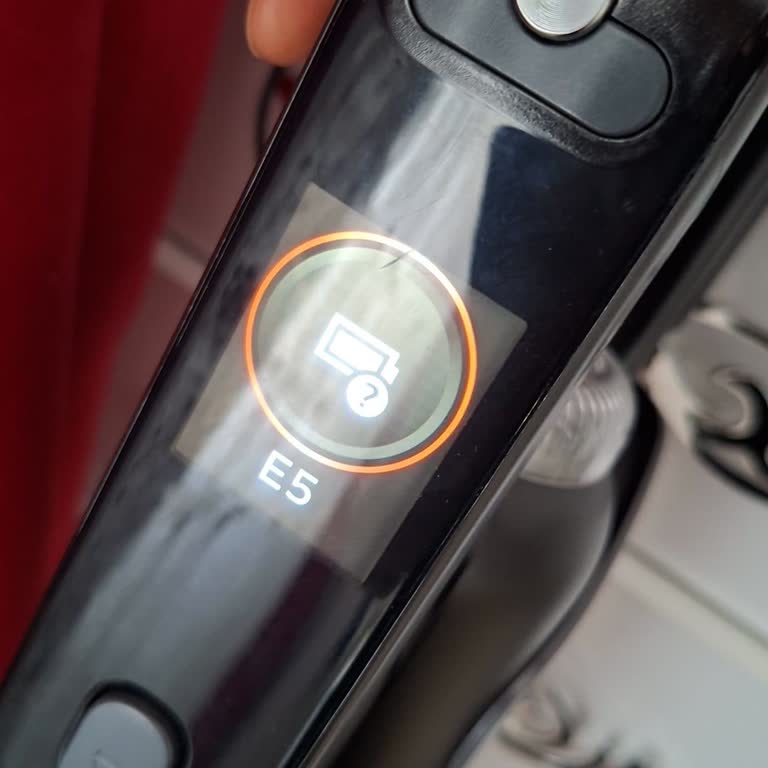 Vatan Bilgisayar'dan Alınan Philips Aquatrio 9000 Şarjlı Süpürge E5 Hatası Ve İade Talebi