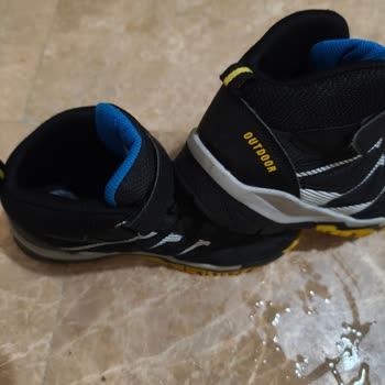 Kışlık Bot Su Geçiriyor Ve Mağaza Kusur Bulamıyor