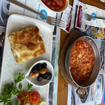 Menüyle Uyuşmayan, Eksik Ve Geciken Kahvaltı Servisi