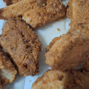 Gedik Acılı Çıtır Bonfile'de Çamurumsu Kaplama Ve Aşırı Tuzlu Lezzet