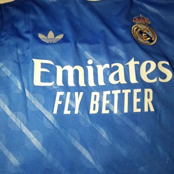 Adidas Online Mağazasından Gelen Defolu Forma İçin Net Çözüm Talebi