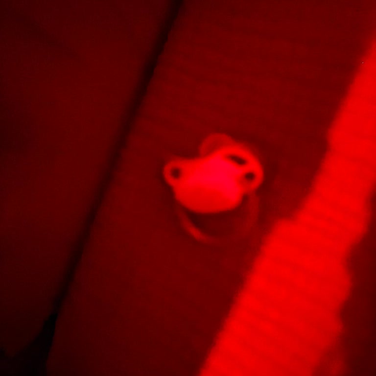 Gece Parlayan Emzik Özelliği Kayboldu, Değişim Talep Ediyorum