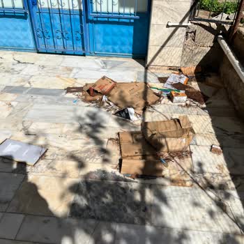 Silifke A101 Şubesinin Yanındaki Açık Atık Çuvalları Çevre Kirliliğine Neden Oluyor