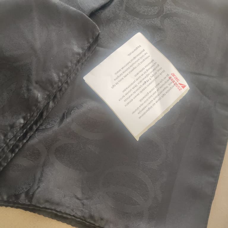 Organic Scarfs Yanıltıcı Orijinal Reklamı, Düşük Kaliteli Ve Eksik Ürün Gönderimi