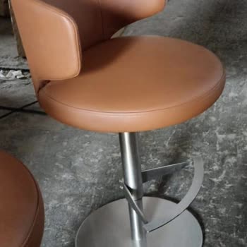 Lazzoni Mobilya’da Ses Çıkaran Ve Eğri Sandalyeler İçin 5 Aylık İade Talebi