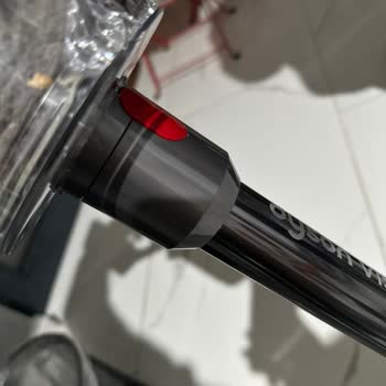 Dyson V15 Başlık Parçasının Yırtılması Ve Servis Müdahalesi Sonrası İkinci Hasar