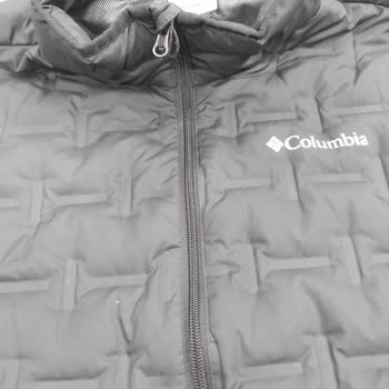 Columbia Montunun Ön Bölümünde Kaz Tüyü Sızıntısı Ve Değişim Talebi