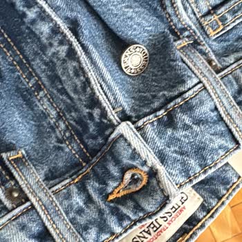 Düğmesi Kopuk Gelen Guess Jean İçin Ücret İadesi Talebi