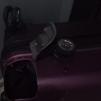 Kabin Boy Valizin Tekerlek Kabuk Kırılması Ve Garanti Reddi