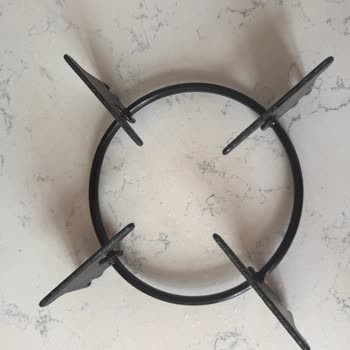 Luxell Ankastre Ocakta Yamuk Izgaralar Ve Sararmış Düğme: Servis Yanıtsızlığı