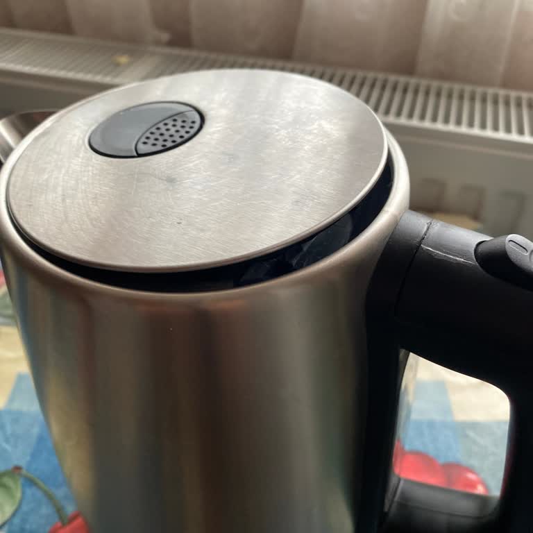 Karaca Kettle Üst Kapağı Zamanla Açılmaya Başladı