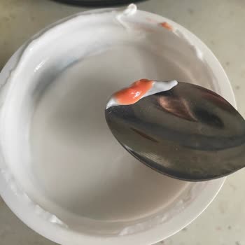 Son Tüketim Tarihi Geçmemiş Üründe Şaşırtıcı Kırmızı Katman