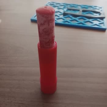 Küflü Dudak Nemlendiricisinde Şiddetli Yanma Ve Ciddi Çatlak