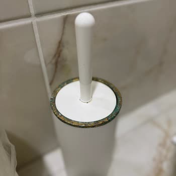 Kısa Sürede Paslanan Çöp Kovası Ve Soyulan Sabunluklar Garanti Talebi