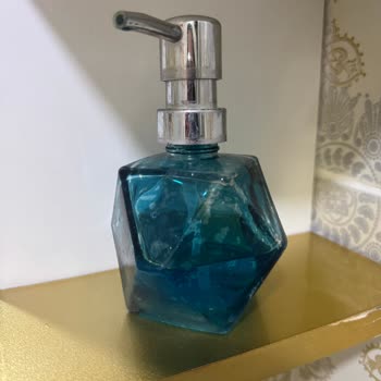 Kısa Sürede Paslanan Çöp Kovası Ve Soyulan Sabunluklar Garanti Talebi