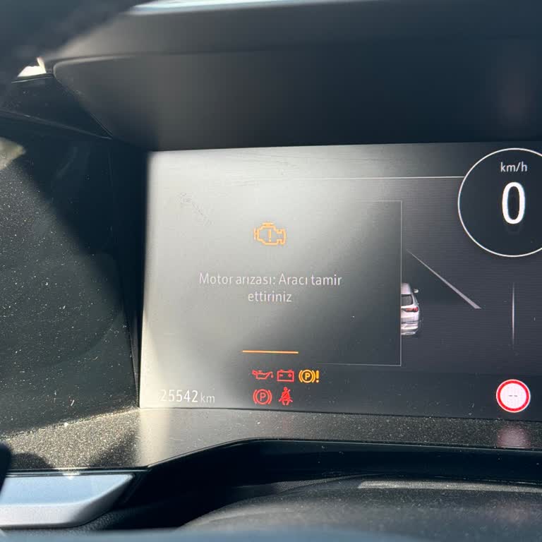 Garanti Kapsamındaki Arızada 2 Ay Süren İkame Araç Yokluğu Ve Engelli Müşteriye Hakaret