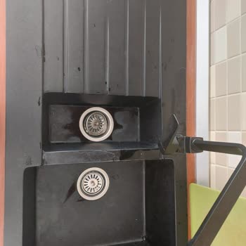 Kısa Sürede Çatlayan Granit Evye Ve Sürekli Su Sızdırması