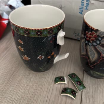 1700 TL Kırık Porselen Kupa Tesliminde Aras Kargo Ve Dolap Sorumluluk Reddi