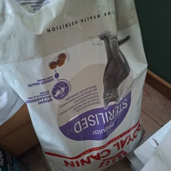 Pet Merkezi’nden Gelen Sahte Royal Canin Kedi Maması İçin 4230 TL İadesi Talebi