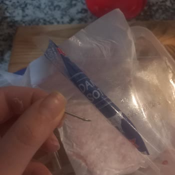 BİM Şubesinde Emin Dana Sote Ürününün İçindeki İğne Gıda Güvenliğini Tehlikeye Attı