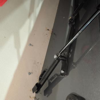 Montaj Hatası Ve Servis Gecikmesi Nedeniyle Yatak Odası Takımının Ücretsiz Değiştirilmesi Talebi