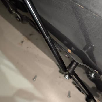 Montaj Hatası Ve Servis Gecikmesi Nedeniyle Yatak Odası Takımının Ücretsiz Değiştirilmesi Talebi